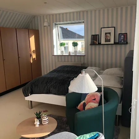 Dejligt Vaerelse Med Eget Bad Og Havudsigt Habitación en casa particular