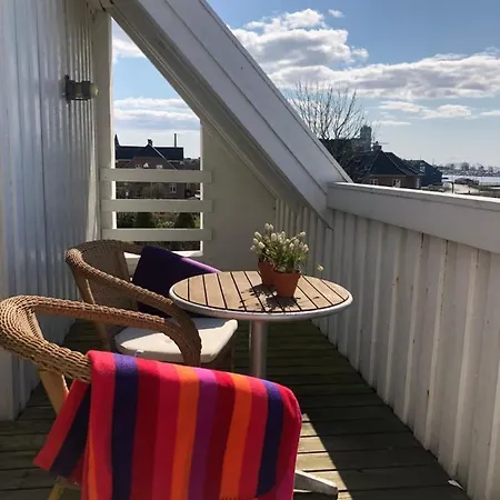 Rum i privatbostad Dejligt Vaerelse Med Eget Bad Og Havudsigt *