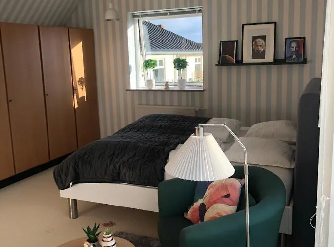 Dejligt Vaerelse Med Eget Bad Og Havudsigt Homestay szállás