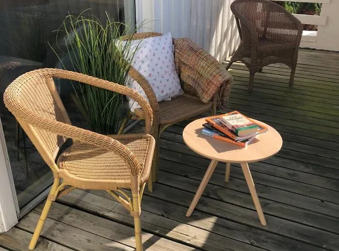 Dejligt Vaerelse Med Eget Bad Og Havudsigt