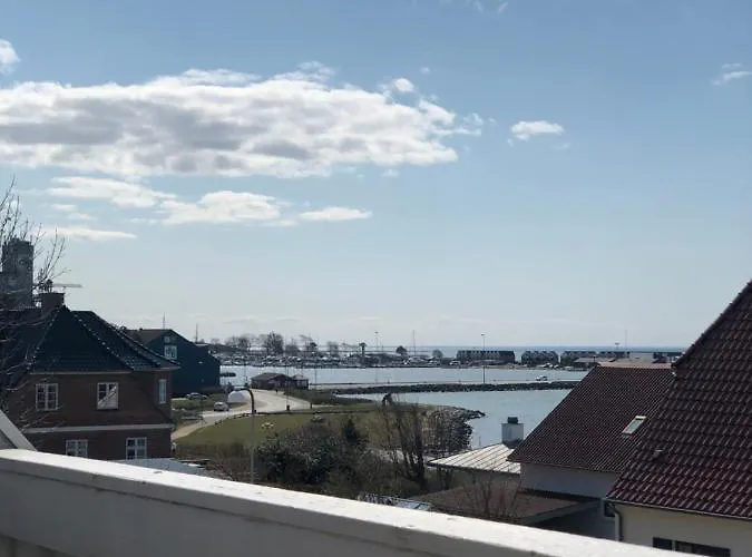 Dejligt Vaerelse Med Eget Bad Og Havudsigt *